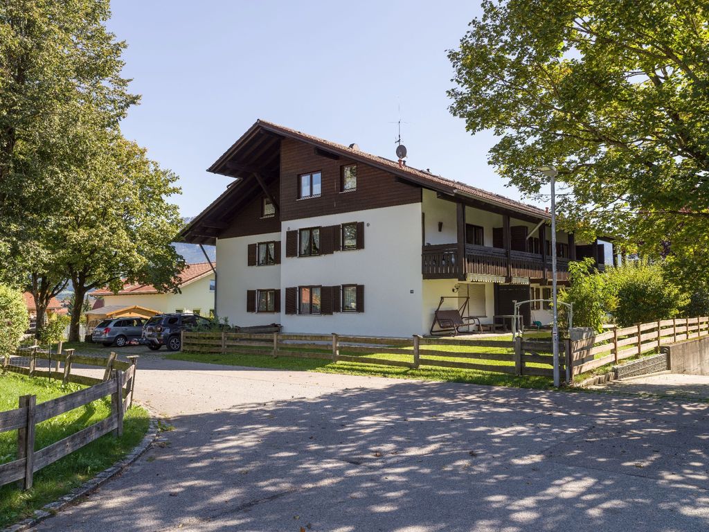 Hausansicht von der Hofeinfahrt