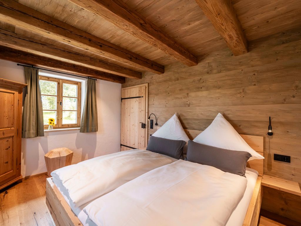 Schlafzimmer 1