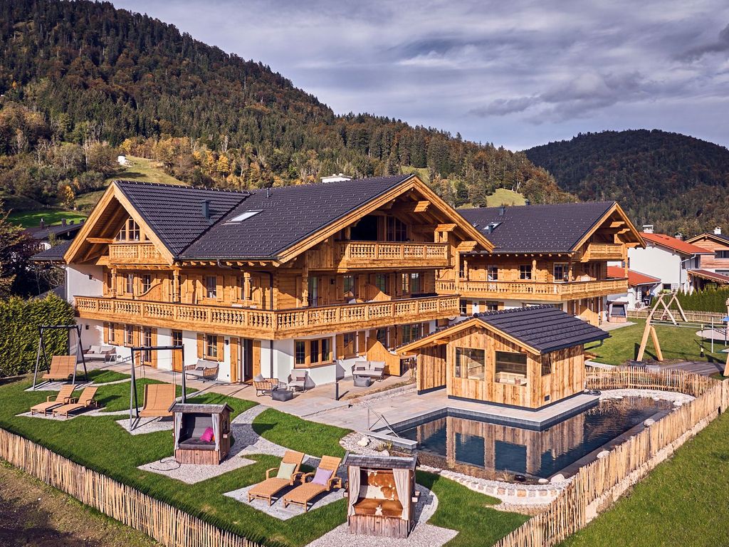 activechalets außen von Süden quadratisch