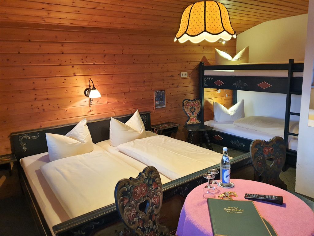 Zimmer 1 bis 4 Pers