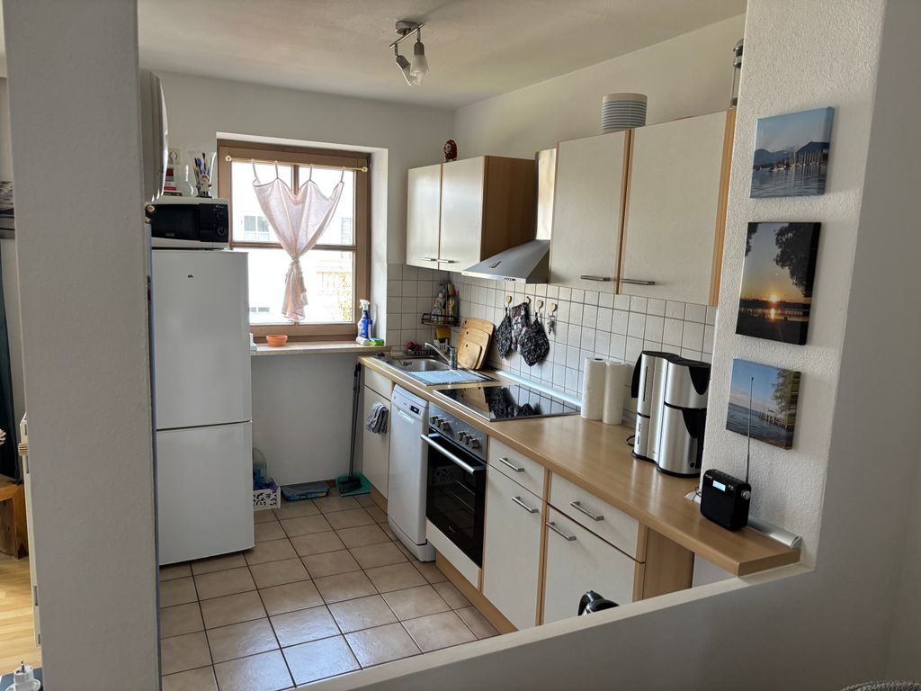 Blick in die Küche vom Wohnzimmer