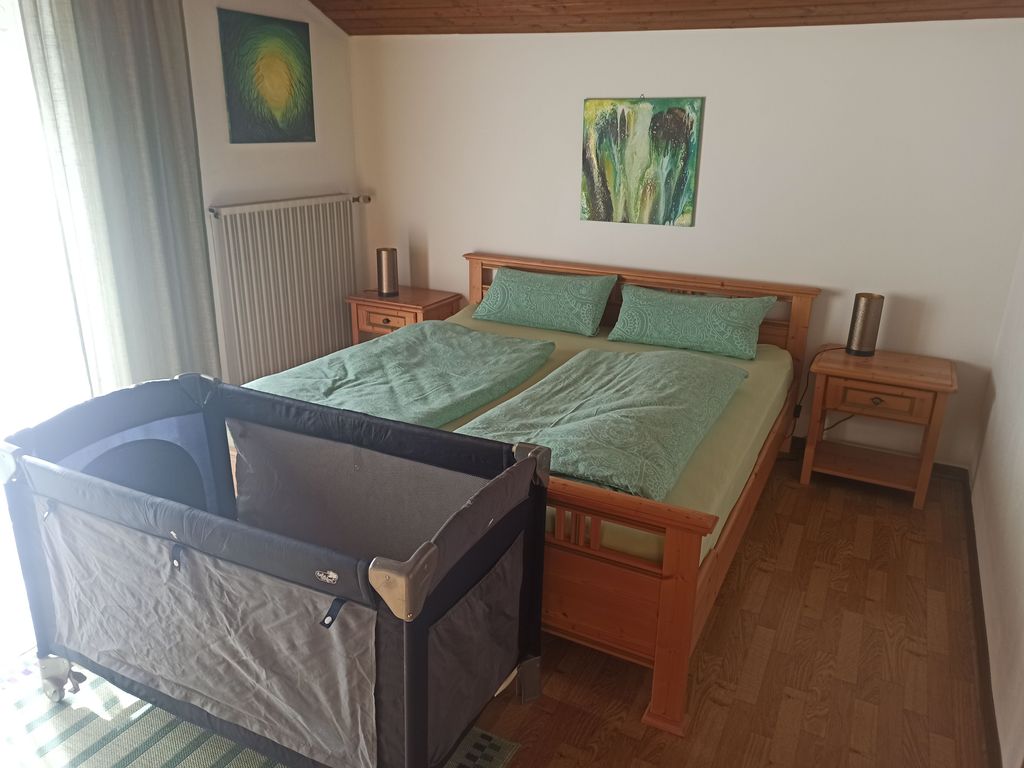 Kinderzustellbett. Liegefläche 120x60