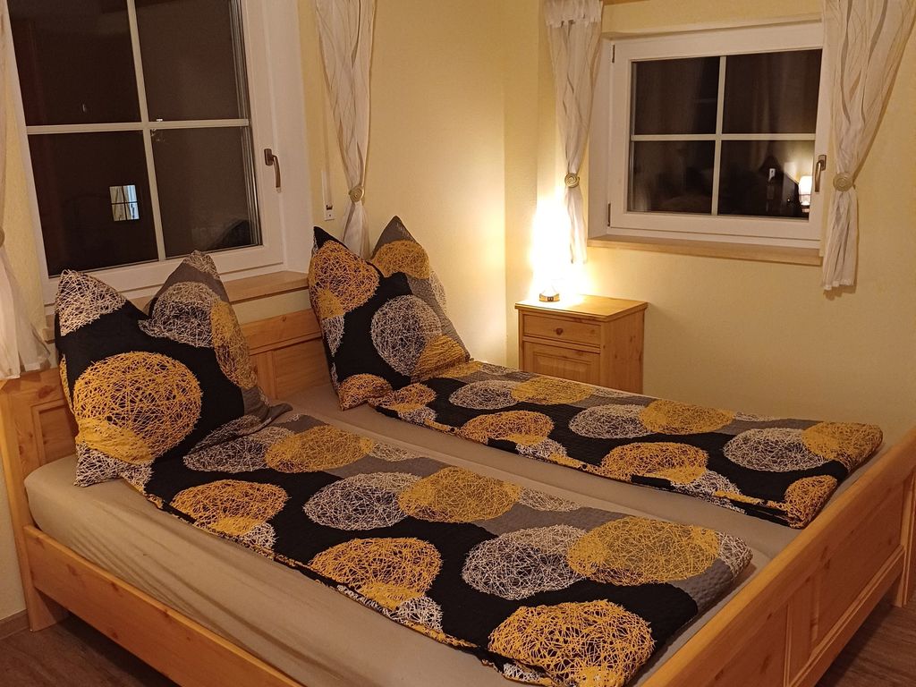 Doppelbett 180x200 im Schlafzimmer