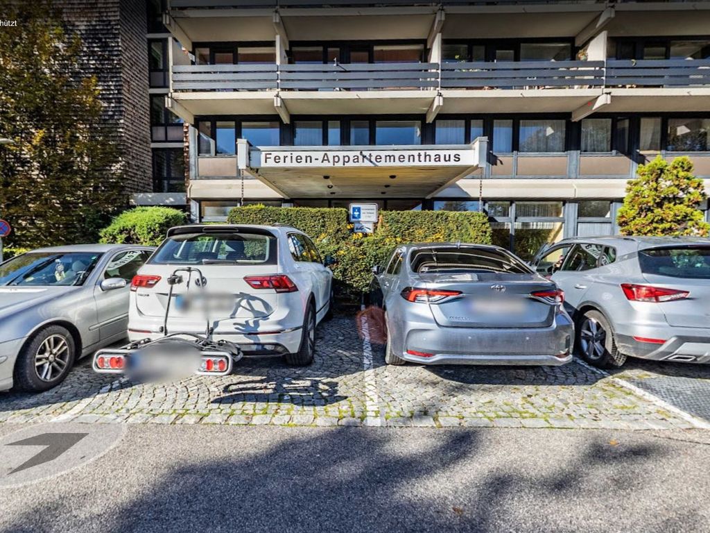 Kurzzeitparkplätze vor dem Haus