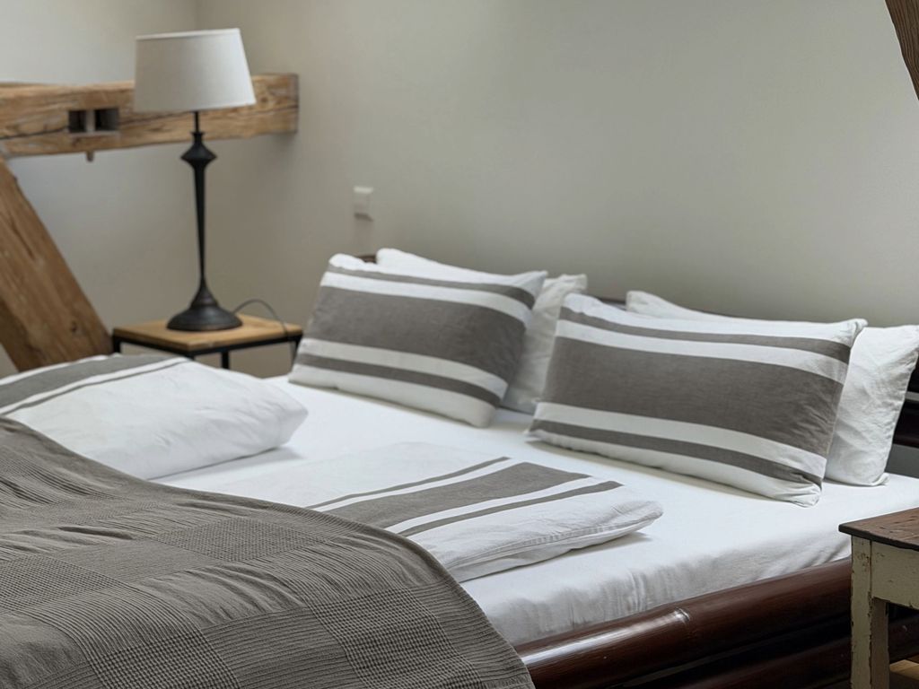 Schlafzimmer 1