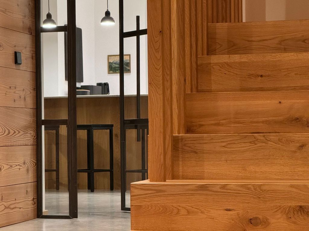 Treppenhaus Blick Küche EG