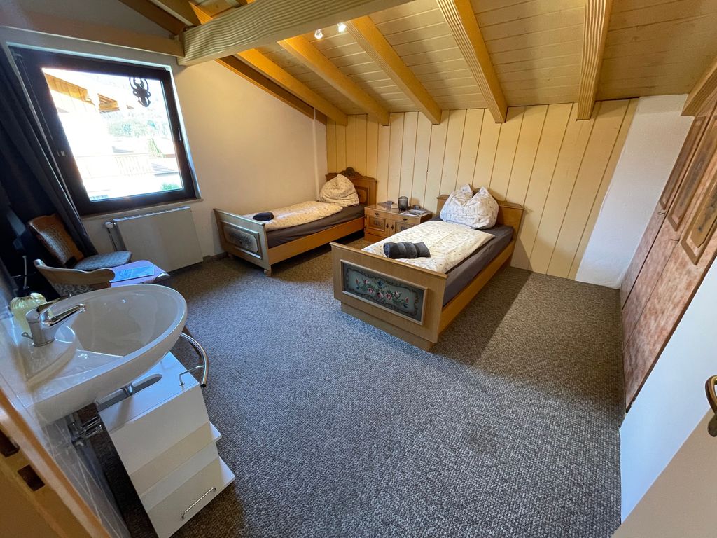 Schlafzimmer 2