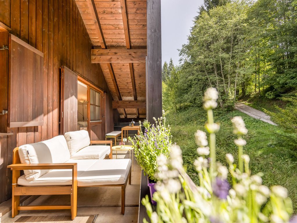 Balkon mit Blick ins Grüne