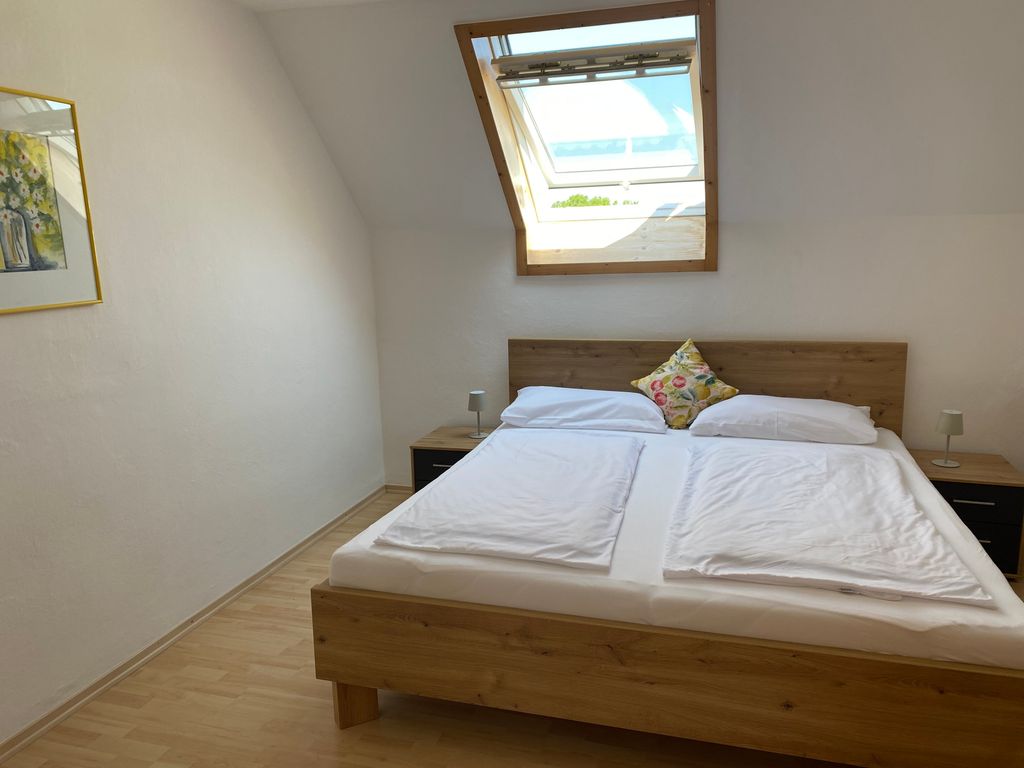 Schlafzimmer 1