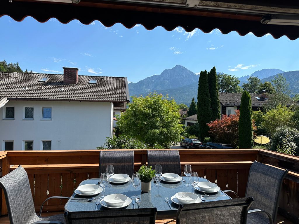 Terrasse mit Bergblick