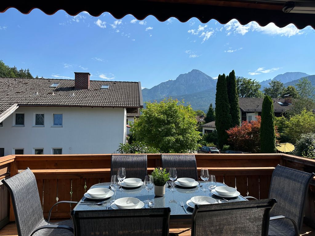 Terrasse mit Bergblick