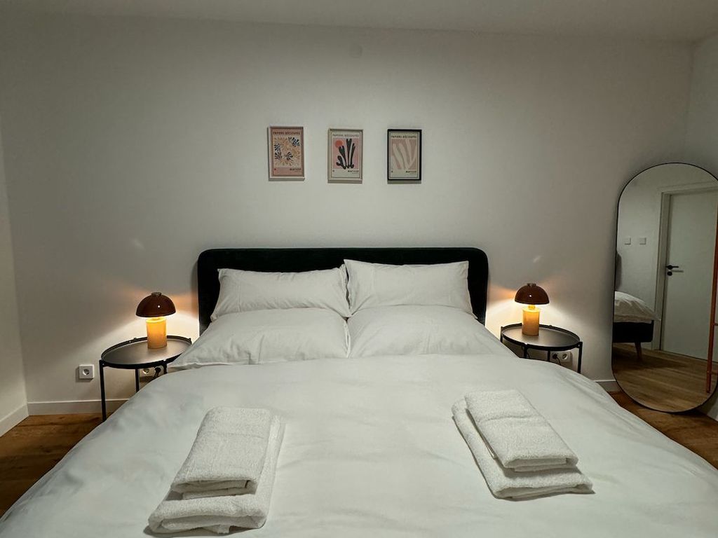 Schlafzimmer 1