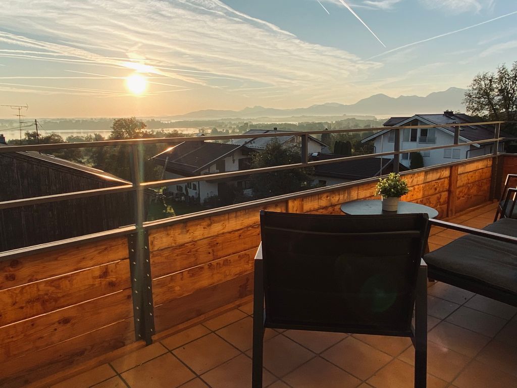 Balkon Lounge - Ausblick See und Berge