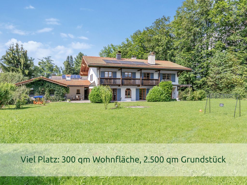 Viel Platz: 300 qm Wohnfläche, 2.500 qm umzäuntes Grundstück