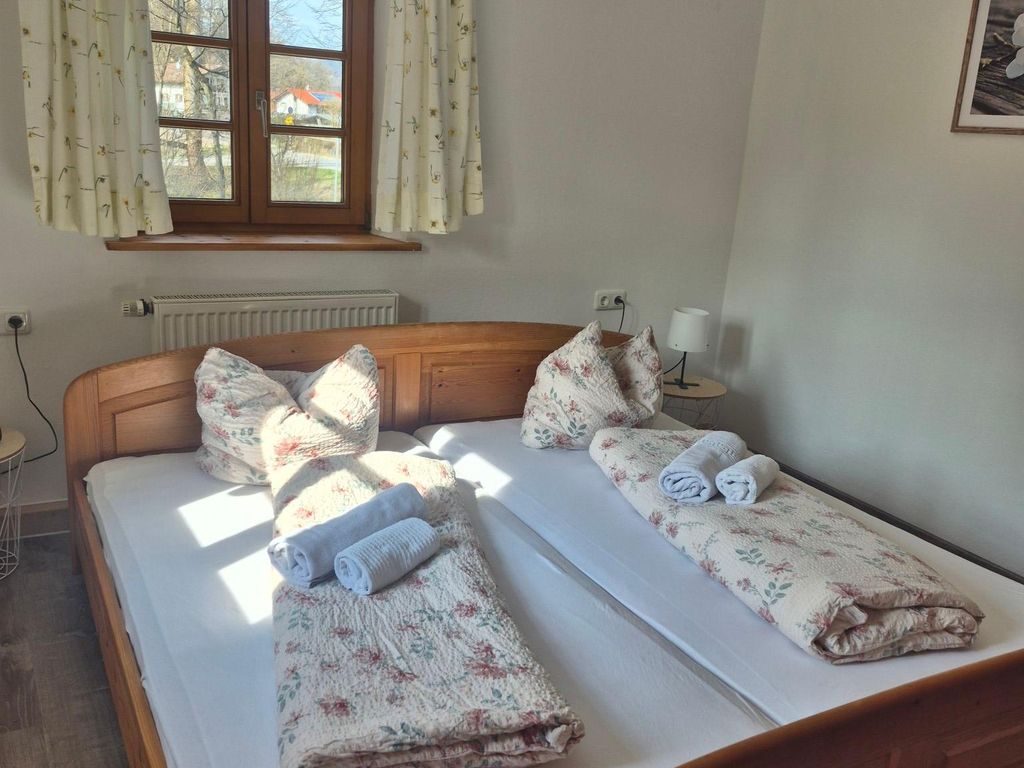 Blick zum Doppelbett