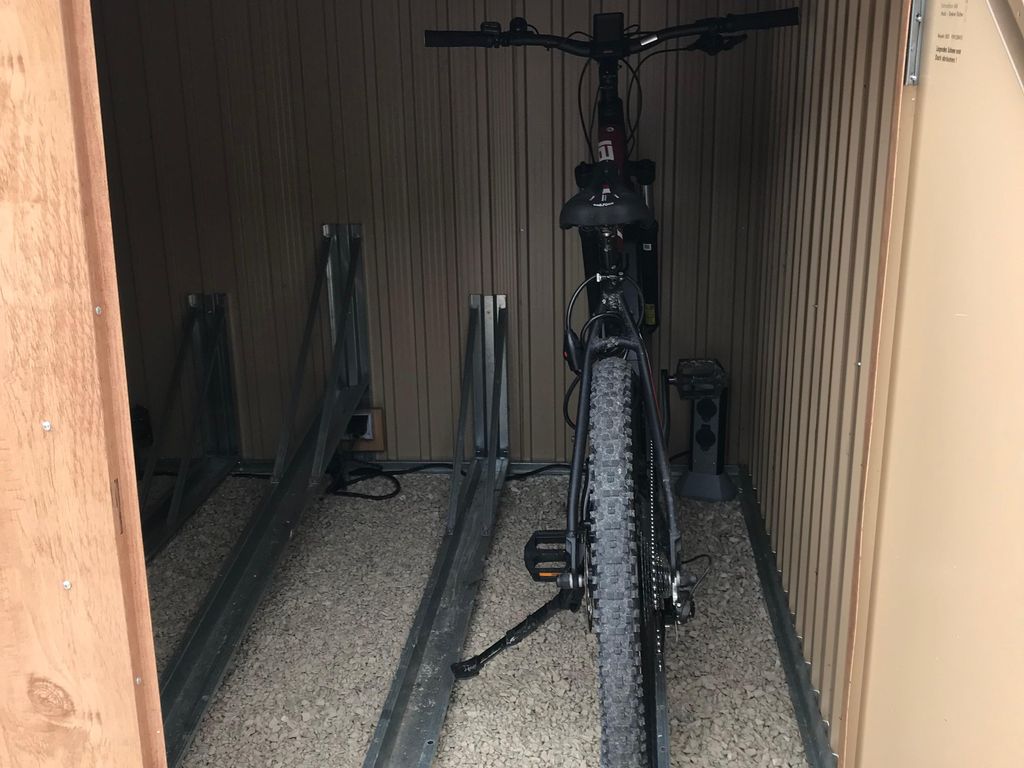 Fahrradgarage mit Lademöglichkeit