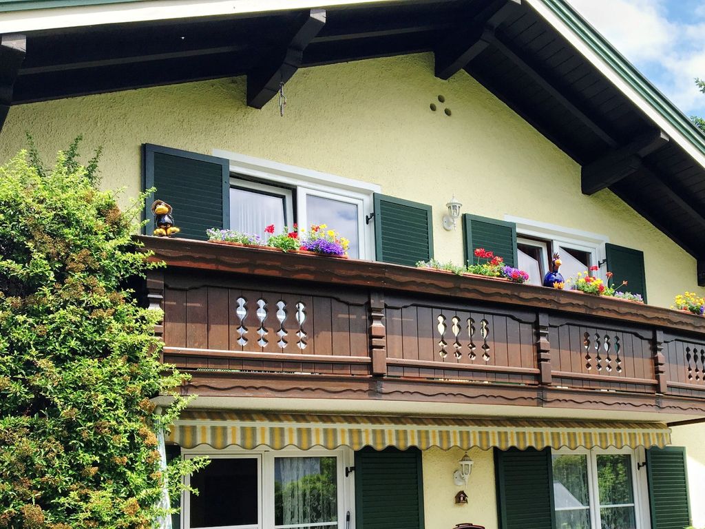 Südseite vom Haus mit Balkon