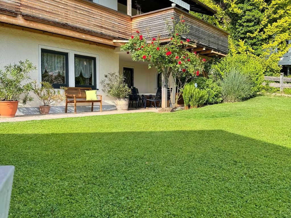 Terrasse mit Eingangsbereich