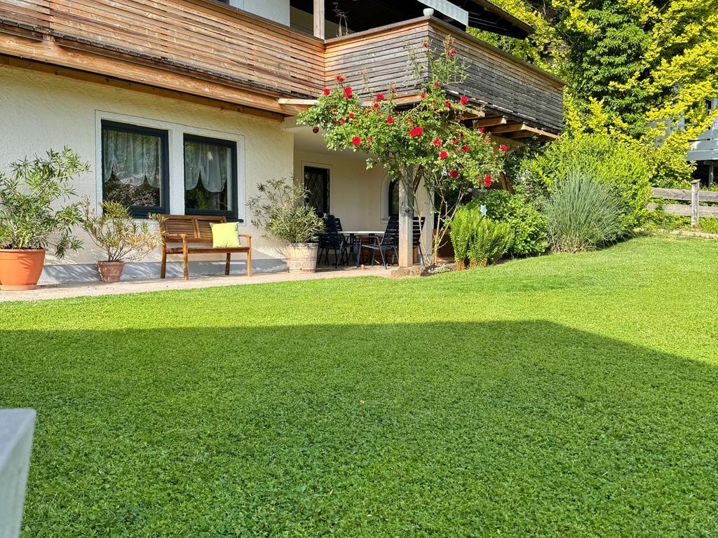 Terrasse mit Eingangsbereich