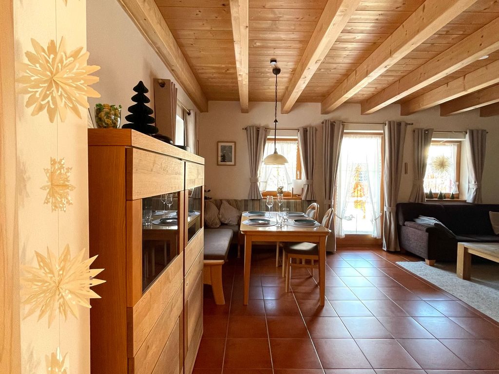 Blick ins Esszimmer