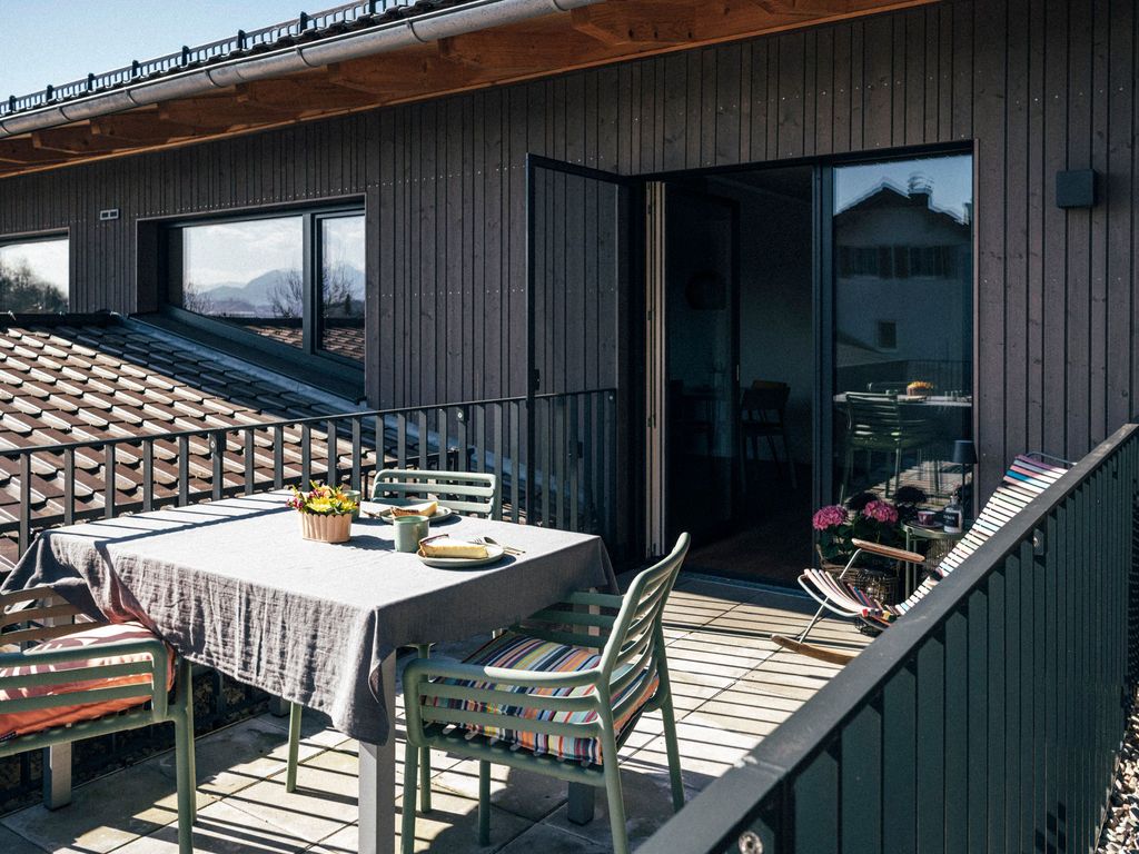 Sonnige ruhige Dachterrasse