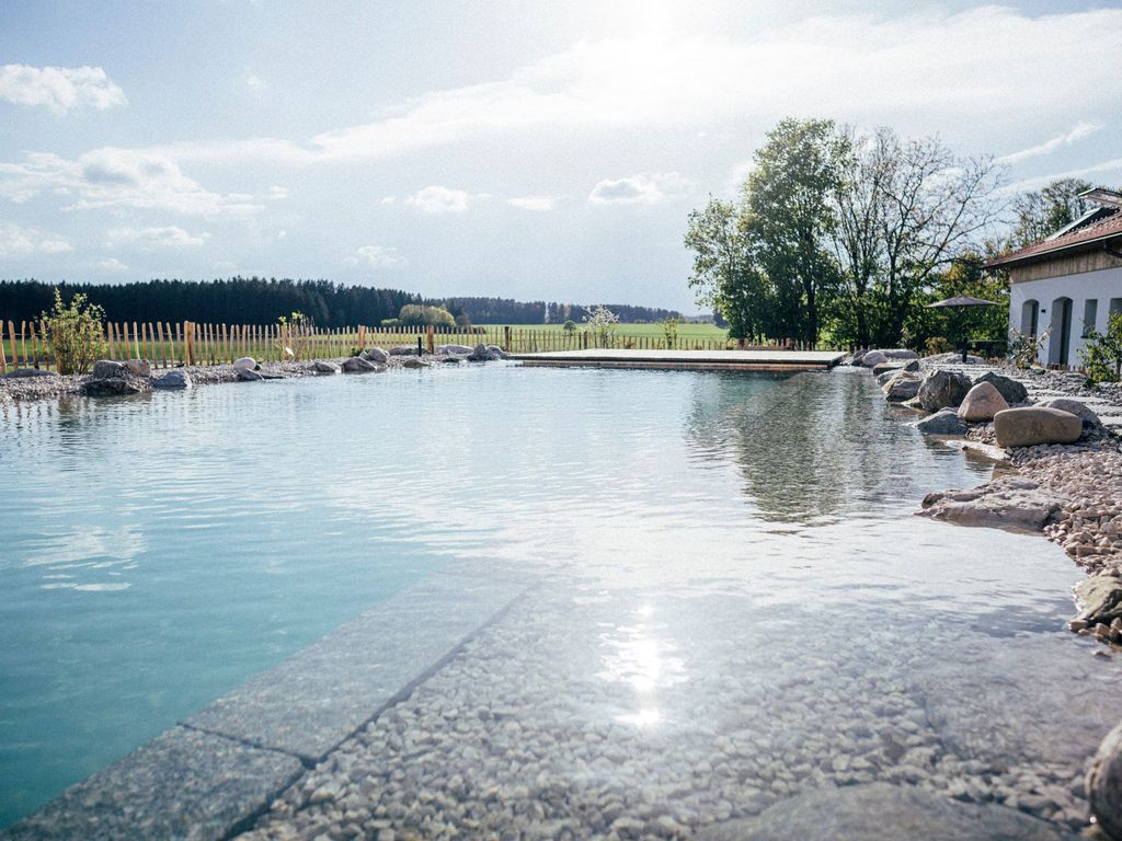 Schwimmteich & Haus