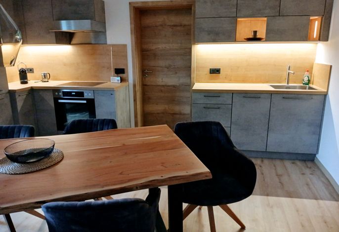 Ferienwohnung 55 qm für 2 Personen mit Balkon und Bergblick
