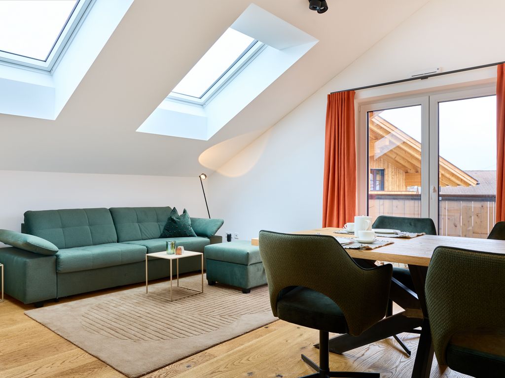 Wohnzimmer mit hochwertiger Schlafcouch