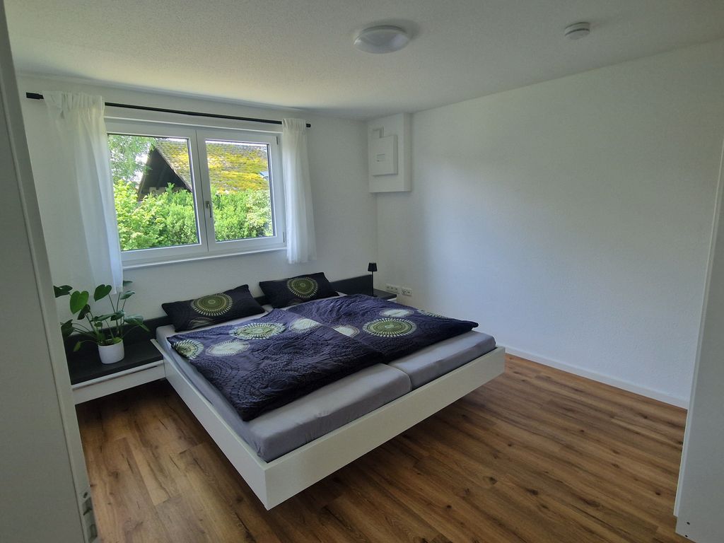 Schlafzimmer 1