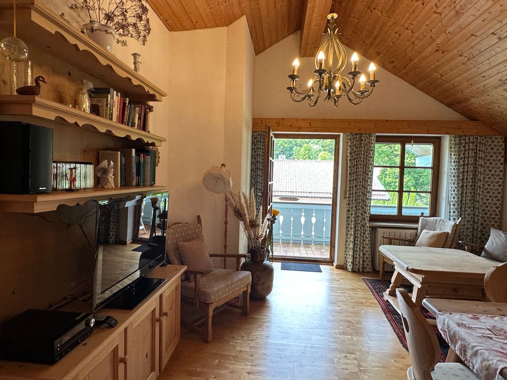 Wohnraum mit Süd-Balkon