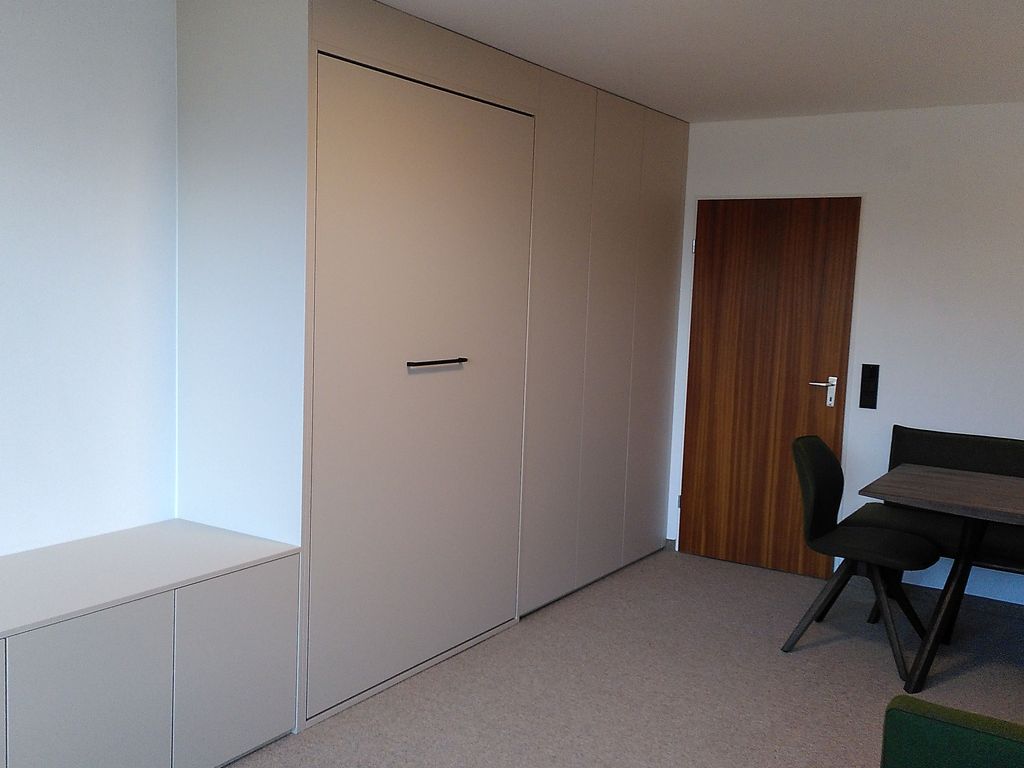Blick zum Schrank