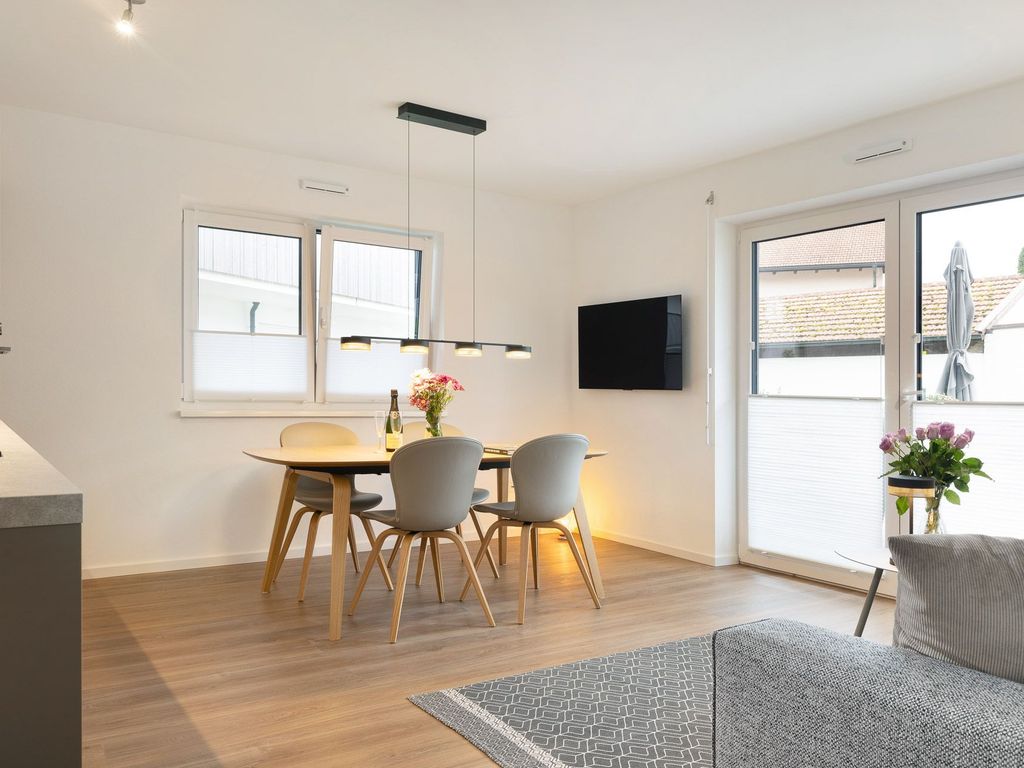 Wohnzimmer mit Fernseher