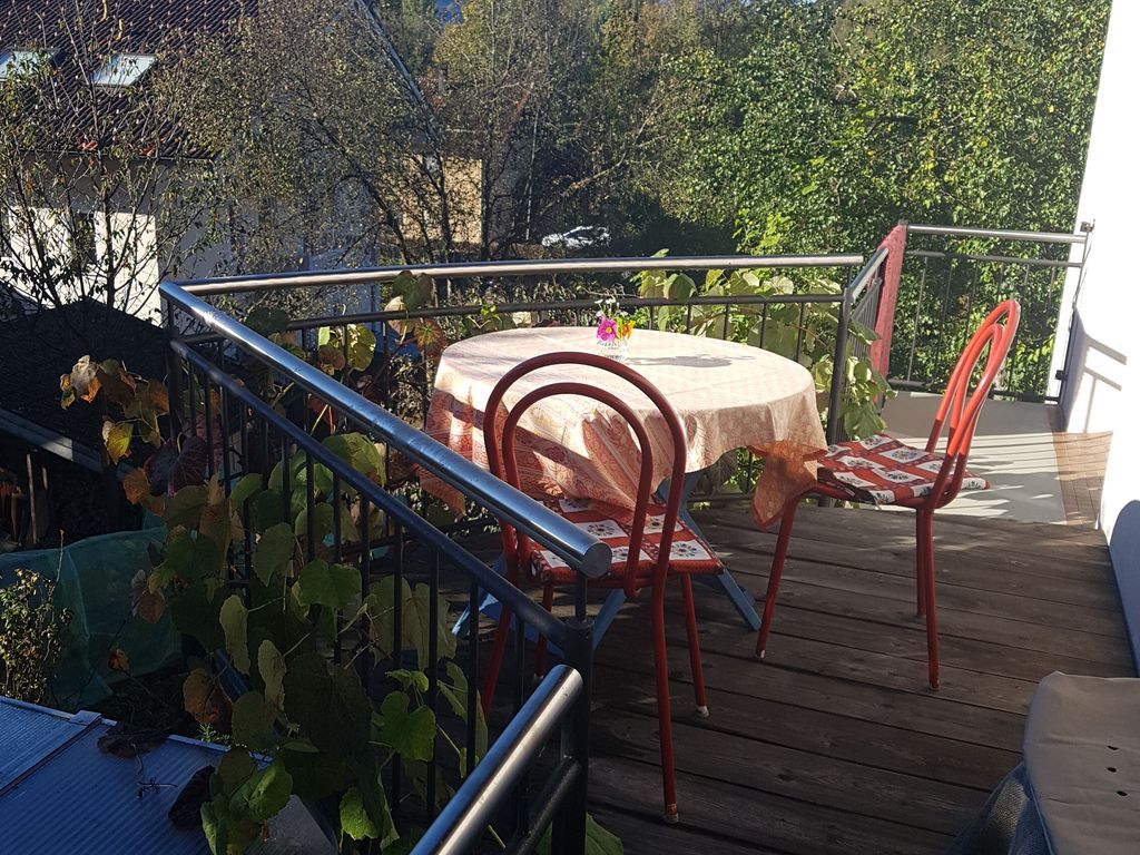 Balkon mit Bergblick