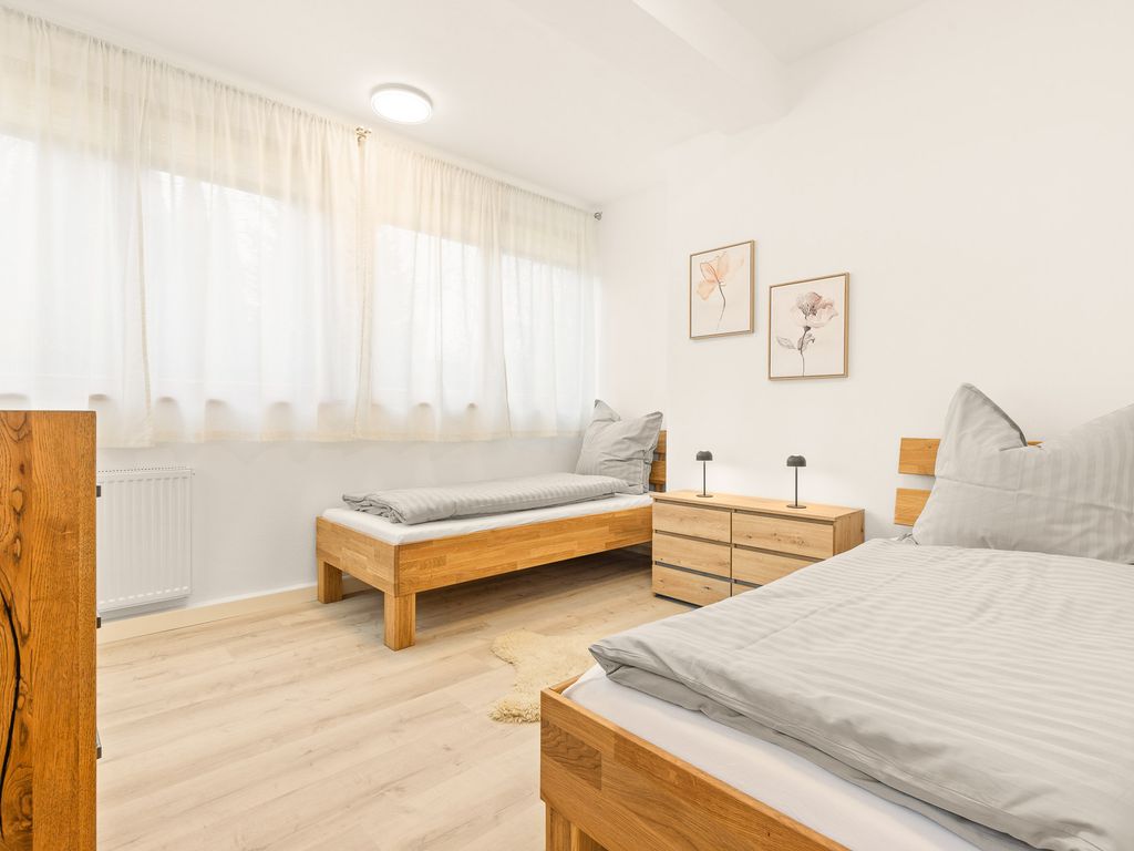 Schlafzimmer 2