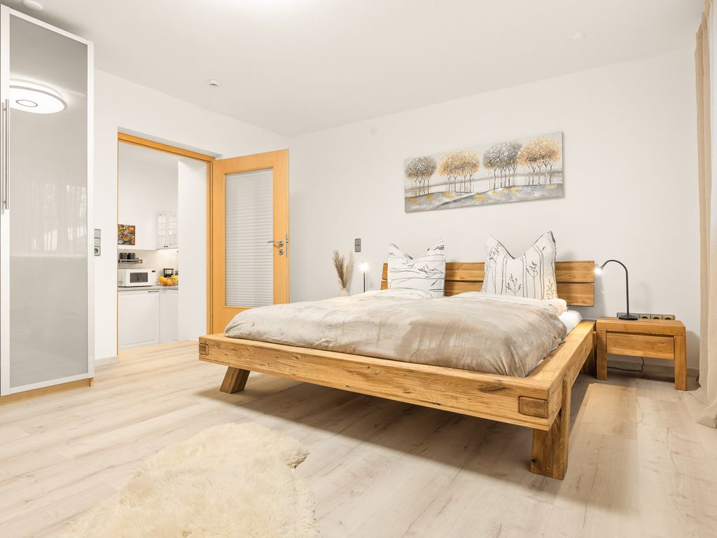 Schlafzimmer 1