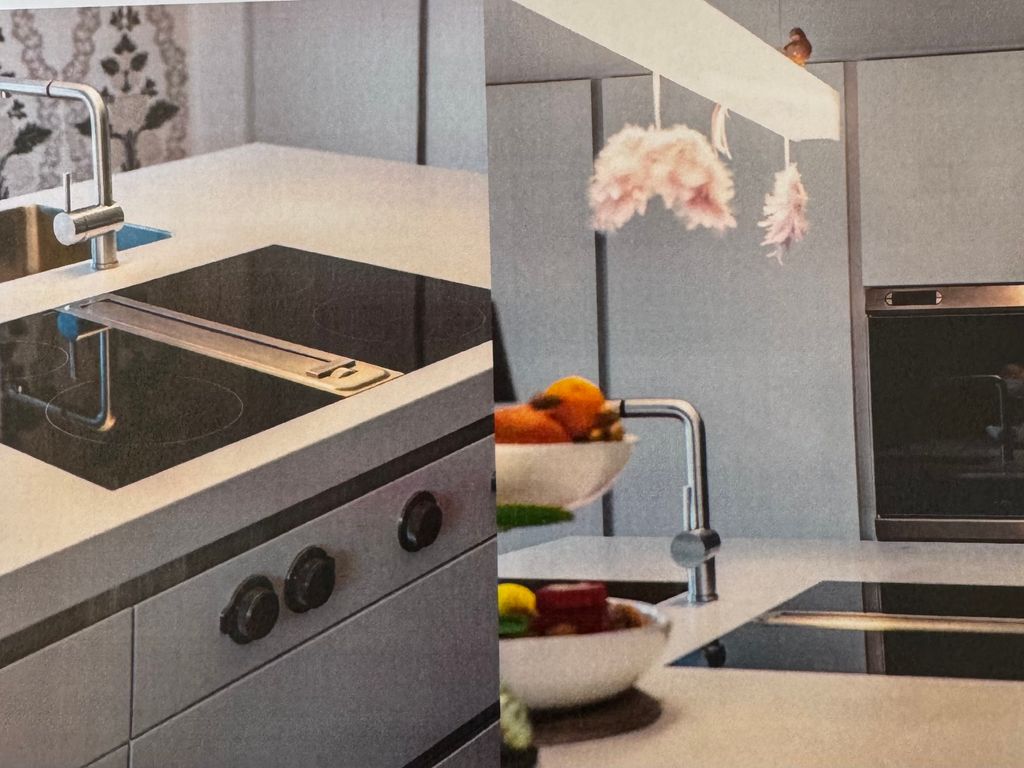 Küche mit Bora Abzug und allem Zubehör