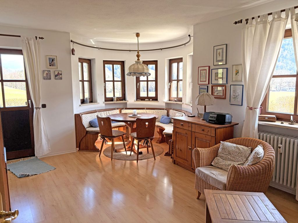Wohnraum mit Terrasse