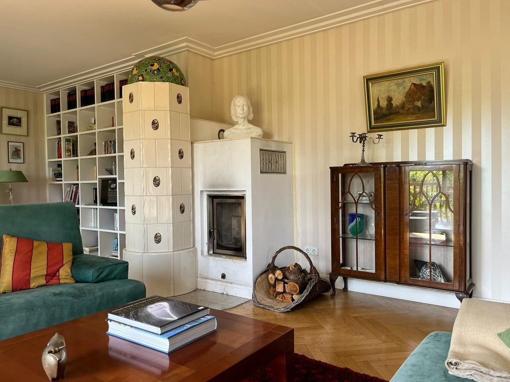 Wohnzimmer mit Kamin