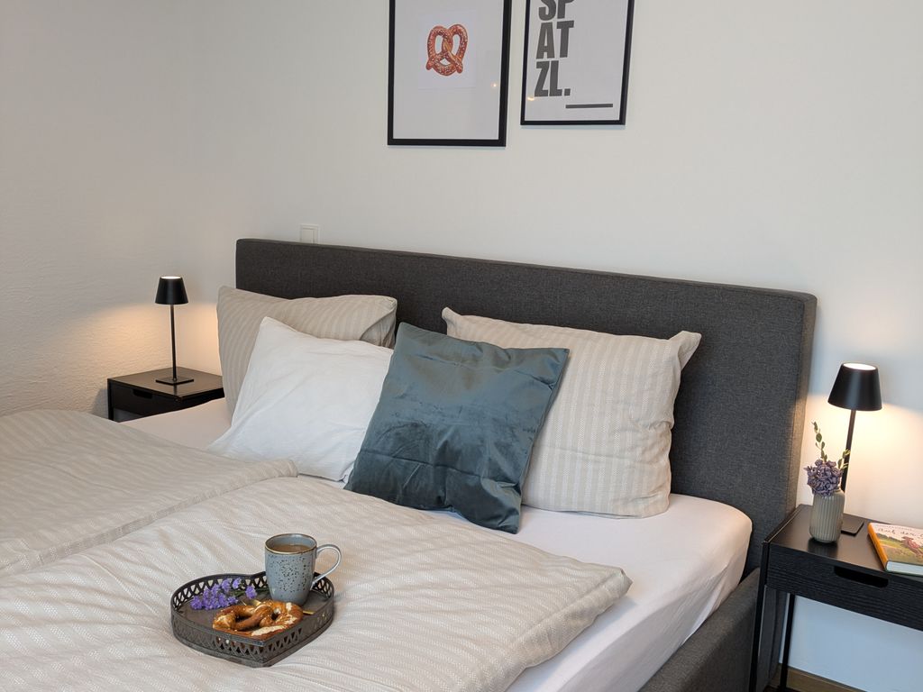 Schlafzimmer 1