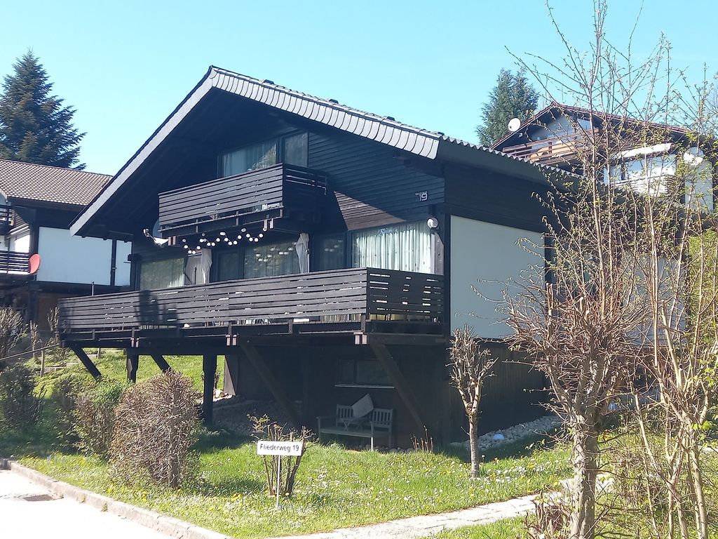 Südseite, Rechte Wohnung