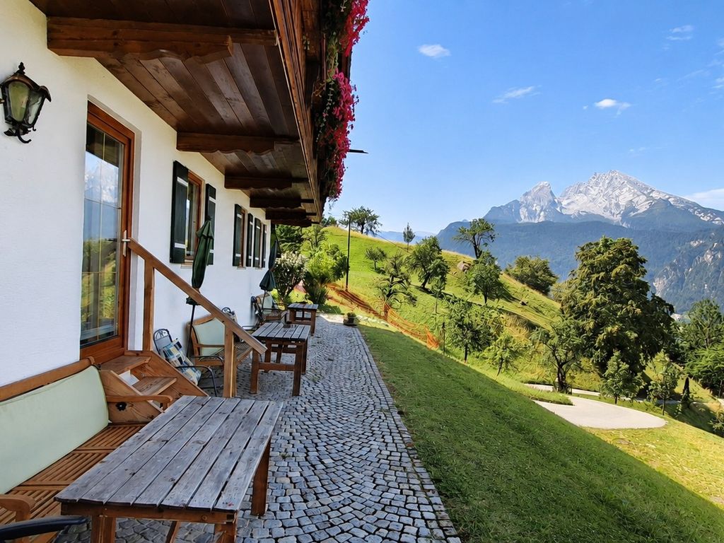Terrasse mit Treppenzugang in Wohnung