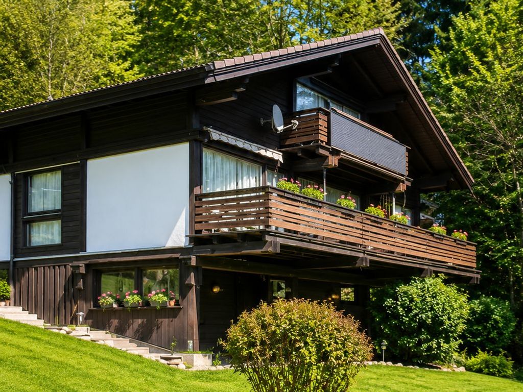 Zirbelweg 11b mittlere Wohnung
