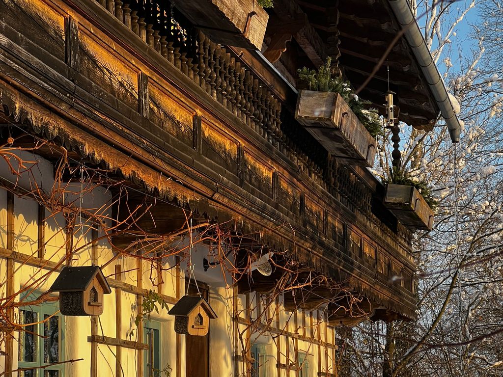Das sanfte Licht des Winters am Haus