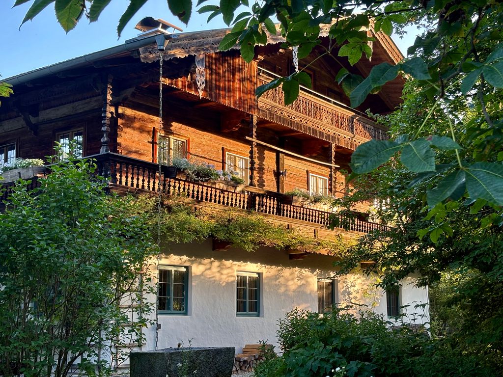 Kuschelige Wohnung in denkmalgeschütztem Bauernhaus im Chiemgau