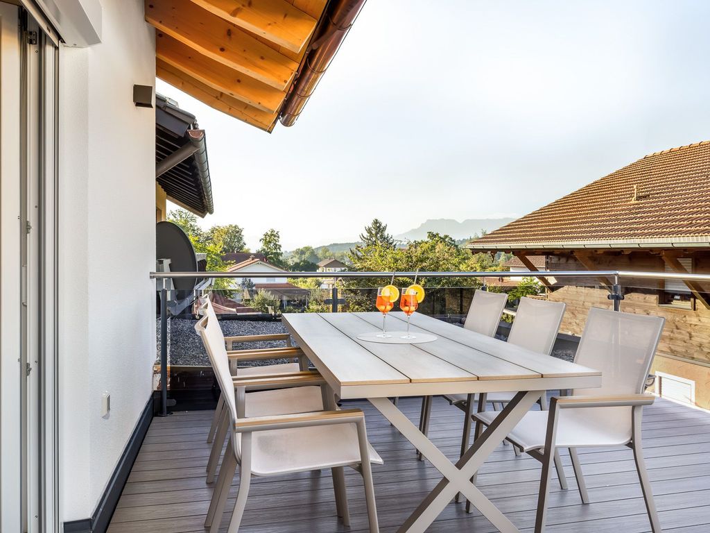 Dachterrasse mit Bergblick