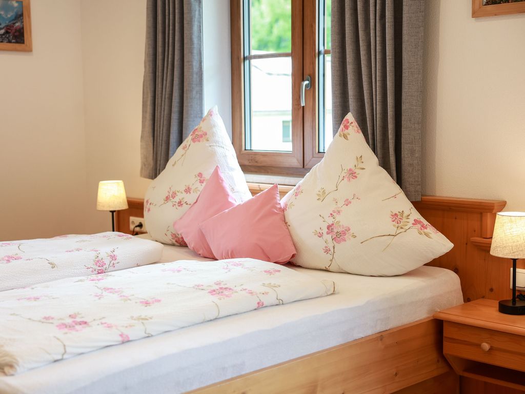 Schlafzimmer 1
