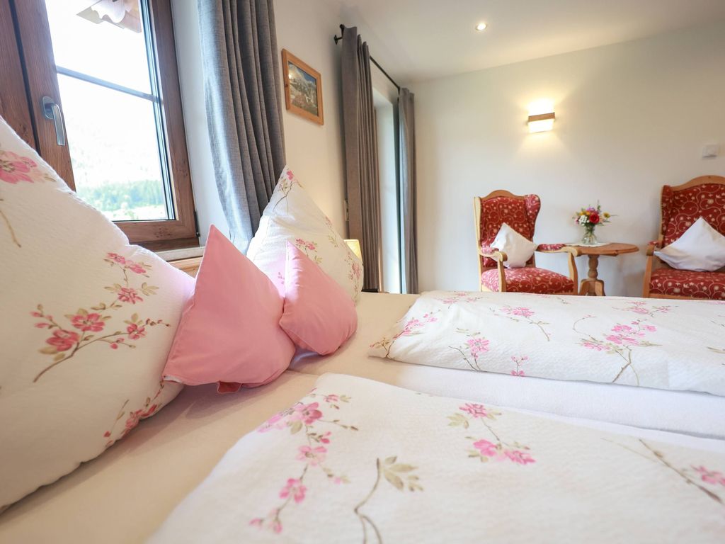 Schlafzimmer 1