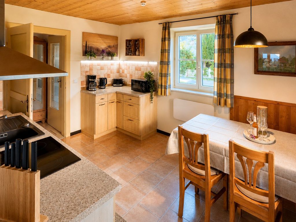 Küche (vollausgestattet)