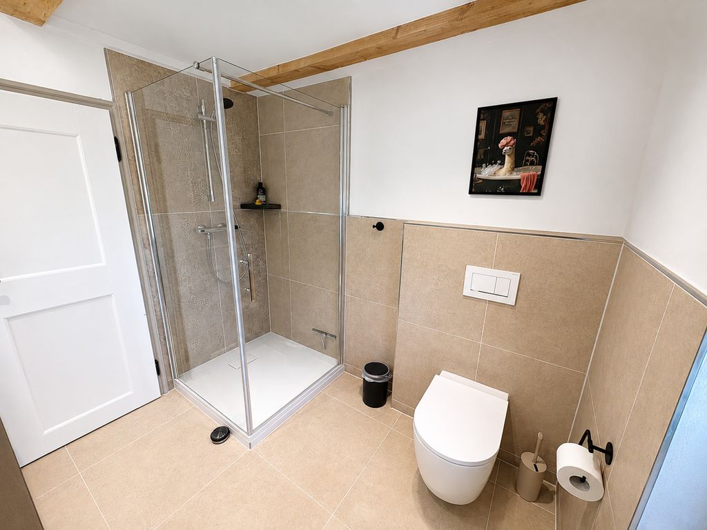 Badezimmer Toilette & Dusche
