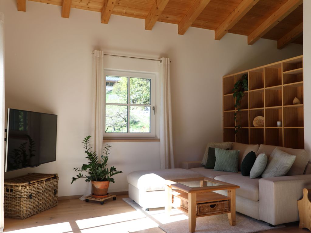 Schlafcouch mit Flachbild-TV